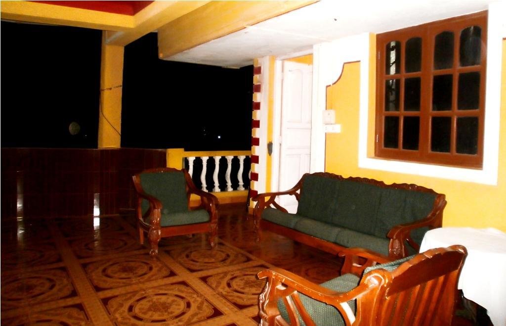 Yellow House Calangute Bagian luar foto